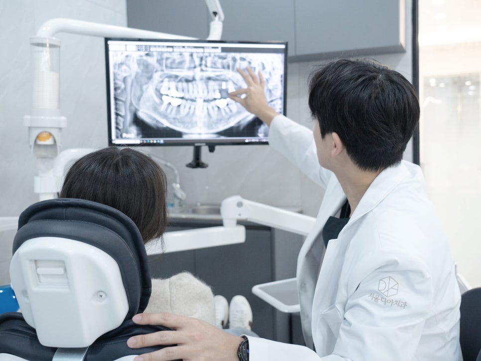 마곡역치과_"씹는 즐거움, 웃는 자신감, 내 이 같은 자연스러움" [ 3. 임플란트 수술과정 ] 관련 이미지 7