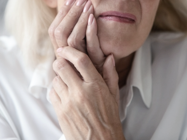 마곡역치과_&ldquo;괜찮겠지 했다가 더 커집니다&rdquo;[4. 금간 치아 방치 시 발생하는 문제] 관련 이미지 3