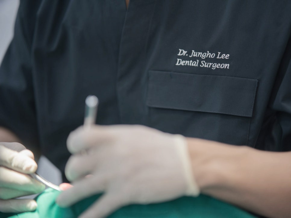 마곡치과_4. 신경치료 후 통증, 재신경치료와 발치 어떤 선택이 맞을까요? 관련 이미지 4