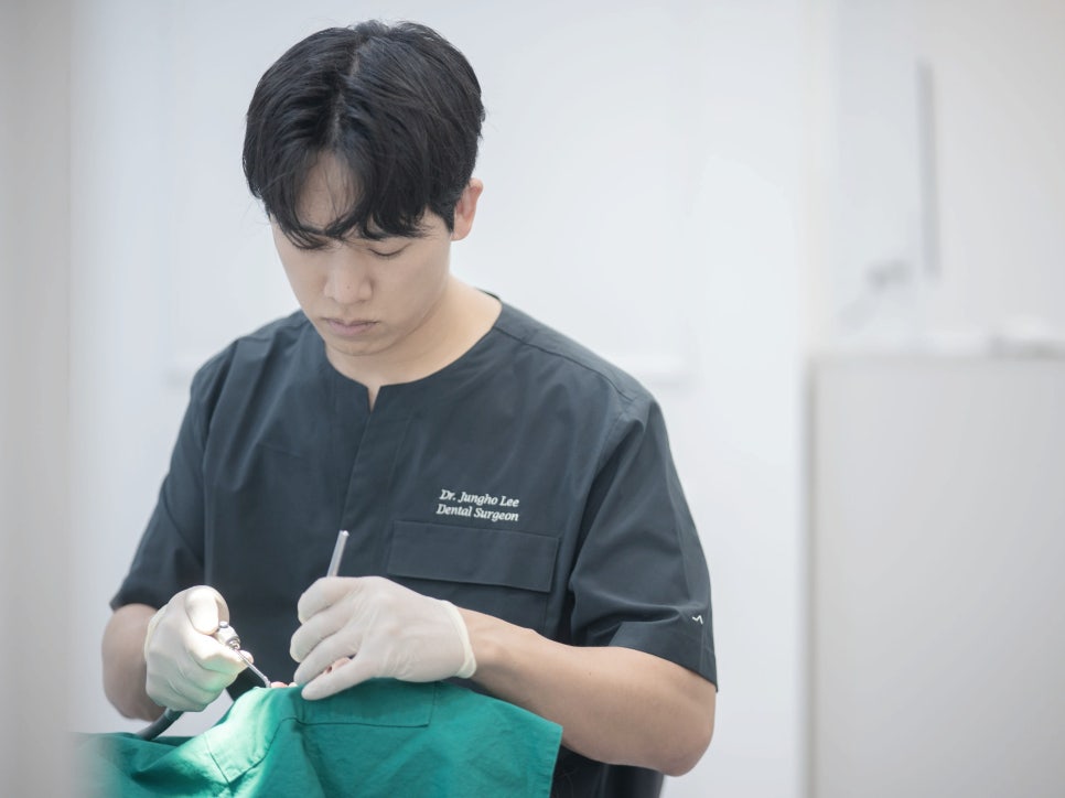 마곡역치과_&ldquo;치료 후 시린 치아, 그냥 두면 될까요?&rdquo; [ 5. 레진 통증 원인과 대처법 ] 관련 이미지 7