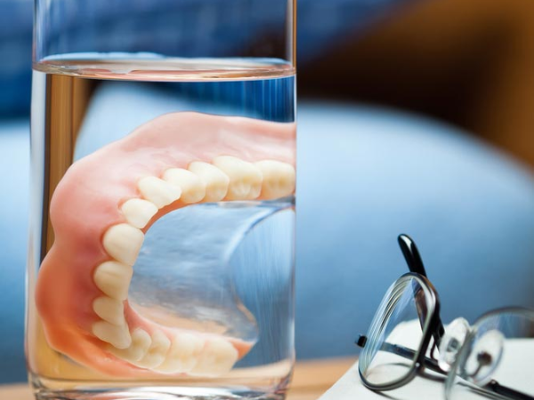 마곡동치과_ &ldquo;튼튼하게 오래 쓰는 비결은?&rdquo; [ 6. 임플란트 틀니 유지 관리 ] 관련 이미지 2