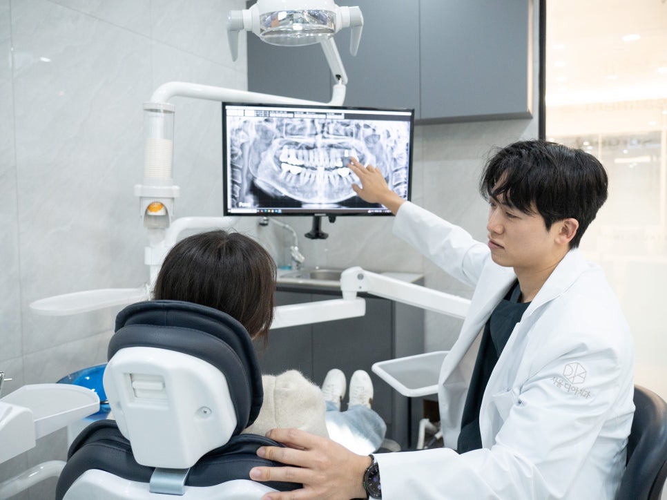 [마곡동치과_치아 흔들림 시리즈 4] 흔들리는 이빨, 어느 정도면 발치를 고려해야 할까요? 관련 이미지 5