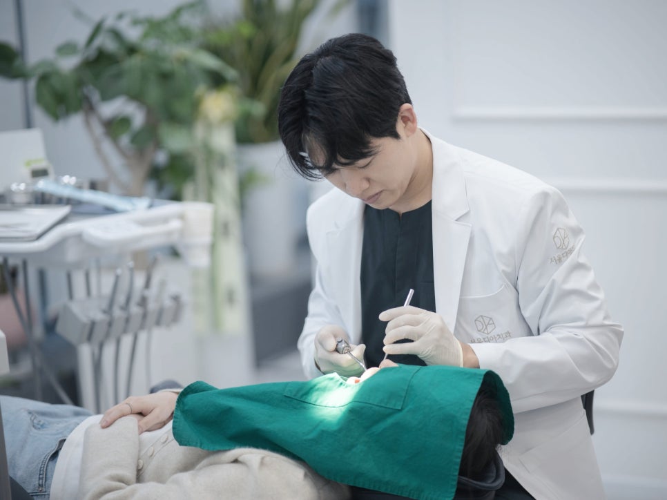 마곡동치과_8. 사랑니 발치 후 출혈 멈추지 않을 때? 지혈 잘하는 5가지 방법 관련 이미지 5