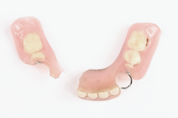 마곡역치과_&ldquo;입안이 불편하다면? 바로 잡아야 합니다!&rdquo; [ 6. 틀니 불편감과 해결법 ] 관련 이미지 6