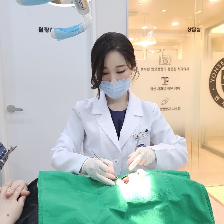 서울역 치아미백 직접 미백제 공장 갔다온 미백에 진심인 원장님의 치과 [feat.외국인미백관광으로도 유명] 관련 이미지 9