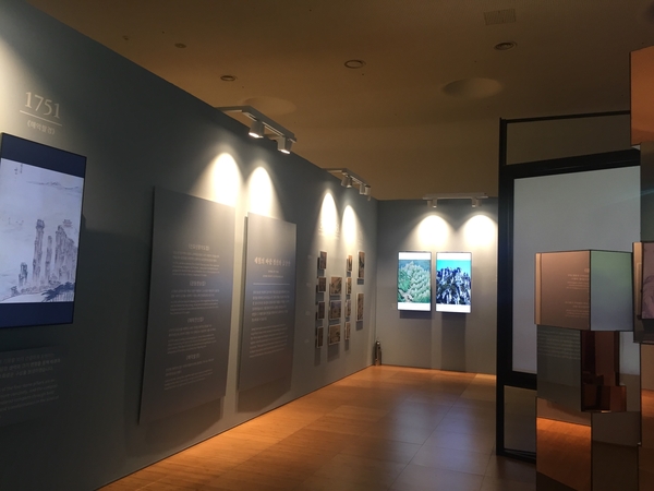 <바람을 그리다. 신윤복 정선 展> 관련 이미지 7