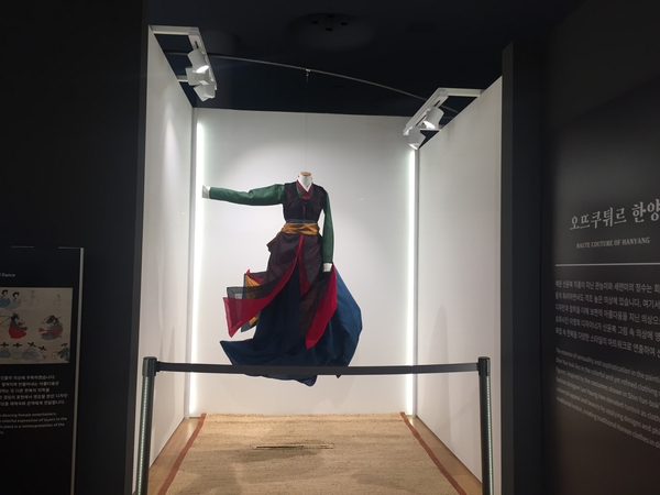 <바람을 그리다. 신윤복 정선 展> 관련 이미지 5