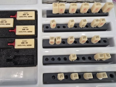 ๐ฆท ์น์์ ๊น๋ง ์ ์ด ๋ณด์ฌ์! - ์๋๋ฏน ์ธ๋ผ๋ฏน ์ธ๋ ์ด ๊ด๋ จ ์ด๋ฏธ์ง 4