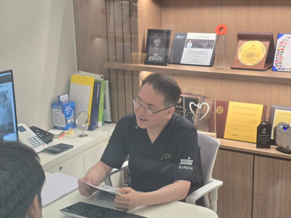 임플란트가 흔들려요 - 임플란트 재수술 관련 이미지 8