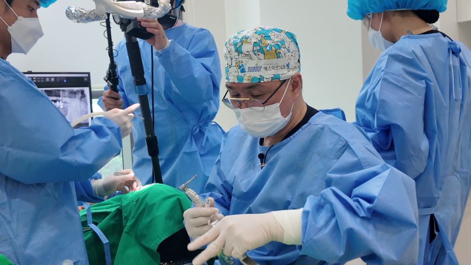 🦷 예스미르치과의 임플란트, 이렇게 진행됩니다! 관련 이미지 1