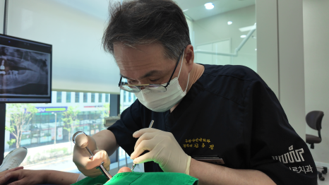 🦷 임플란트 수술 전 과정을 생중계로! &ndash; 예스미르치과 x 덴올TV 관련 이미지 6