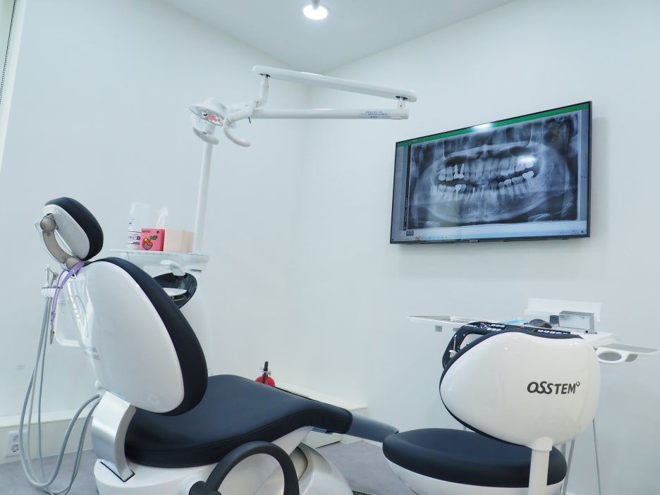 신당동치과 임플란트 비용만 보고 결정하지 말고 관련 이미지 4