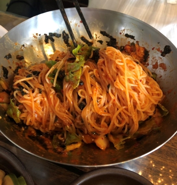 Apgujeong Rodeo - Manbok Guksu image 16