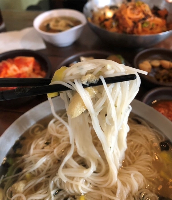 Apgujeong Rodeo - Manbok Guksu image 15