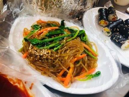 Gogo to Gwangjang Market for a Food Tour image 7