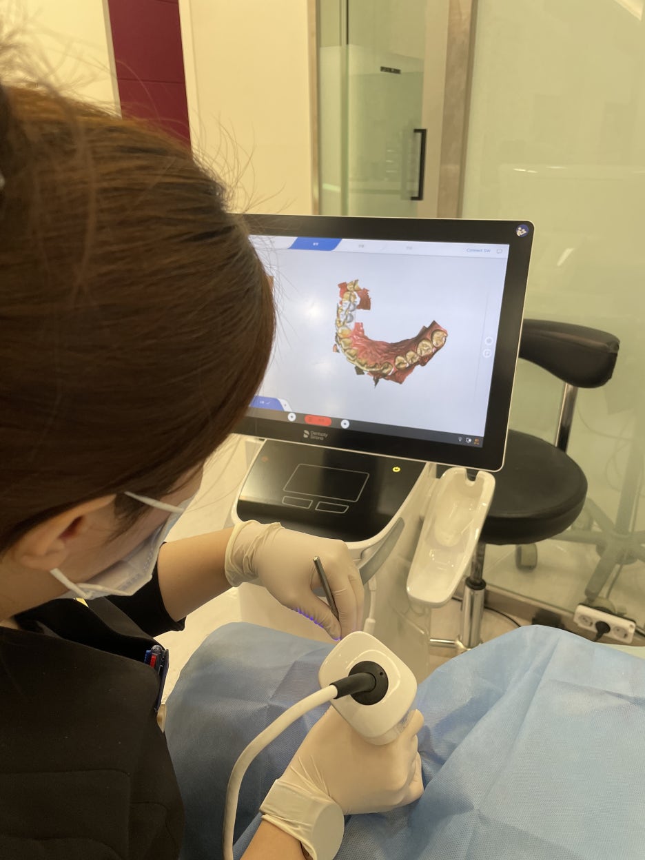 The Principles and Characteristics of Dental Laminates image 5