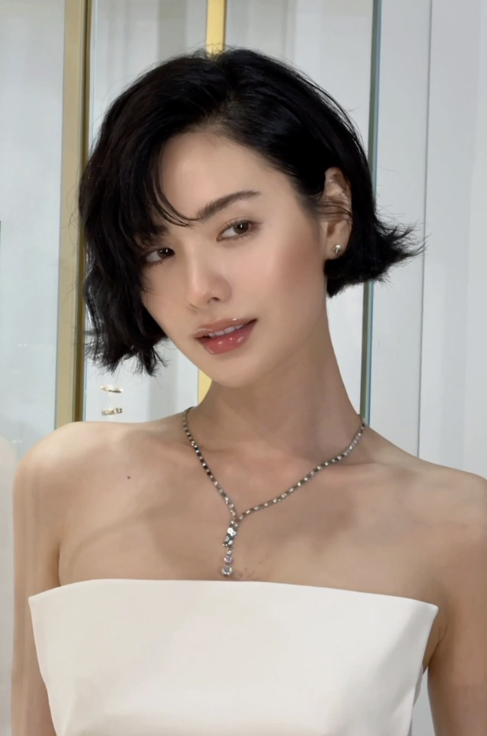 배우 하영, 나나 얼굴형 실제 윤곽수술은 어떻게 다를까? 관련 이미지 5