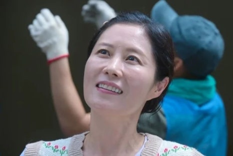 폭싹 속았수다 애순이 (김태연, 아이유, 문소리 배우) &ndash; 동안 얼굴 조건과 특징 관련 이미지 5