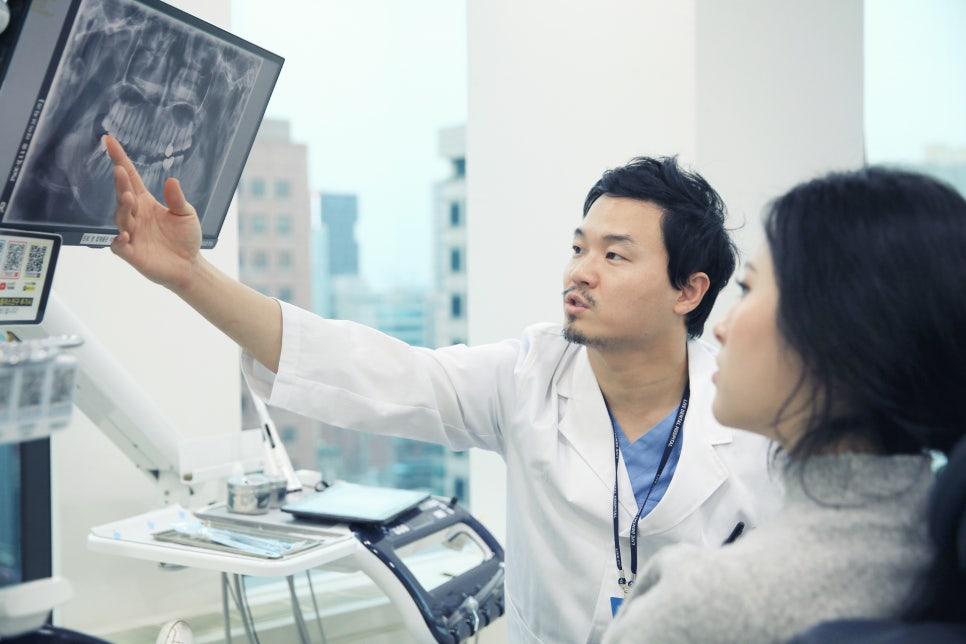 치아 상실 후 임플란트 시기를 놓치지 않는 것이 중요 관련 이미지 1