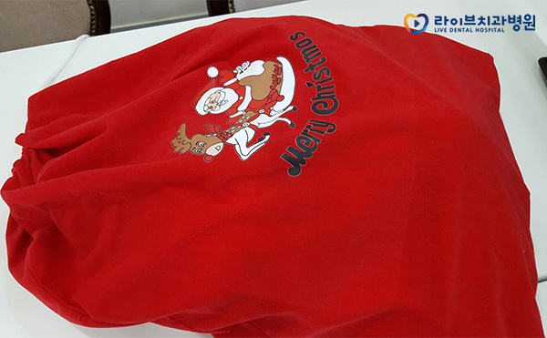 라이브에 찾아온 깜짝 손님! 산타필호 관련 이미지 1