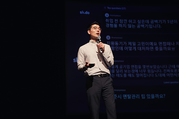 라이브치과병원이 주관한 복성현 대표님의 강연콘서트 LIVE your Dream 대박이였습니다! 관련 이미지 1