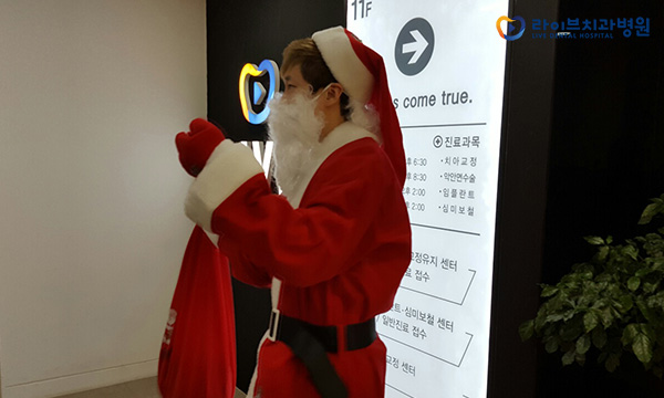 라이브에 찾아온 깜짝 손님! 산타필호 관련 이미지 4