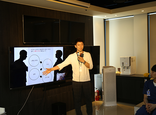 8월 라이브치과병원 월례회의 현장! 관련 이미지 8