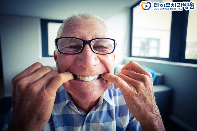 임플란트 틀니 어떤 점이 다를까 관련 이미지 4