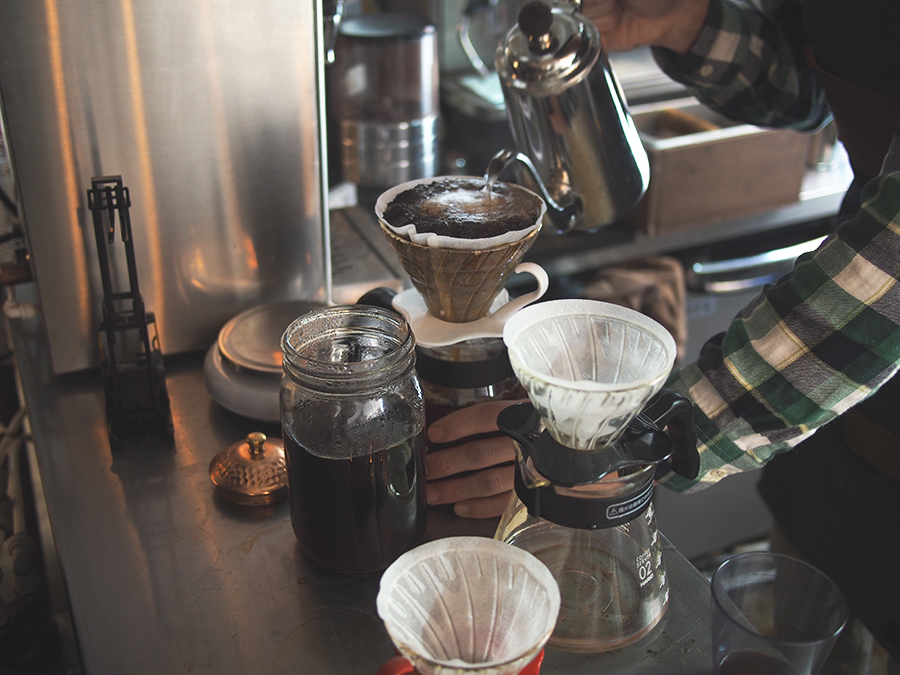 드립커피라는 걸 처음 마셔본 며니는 놀랐다고 한다..카페 사루! 관련 이미지 4