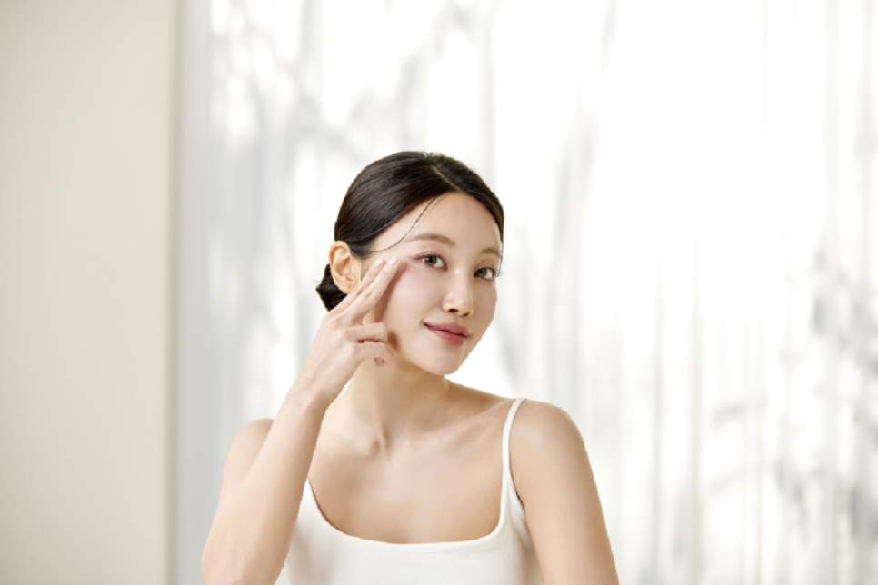 Why Does the Skin Around the Eyes Wrinkle More Quickly? image 2
