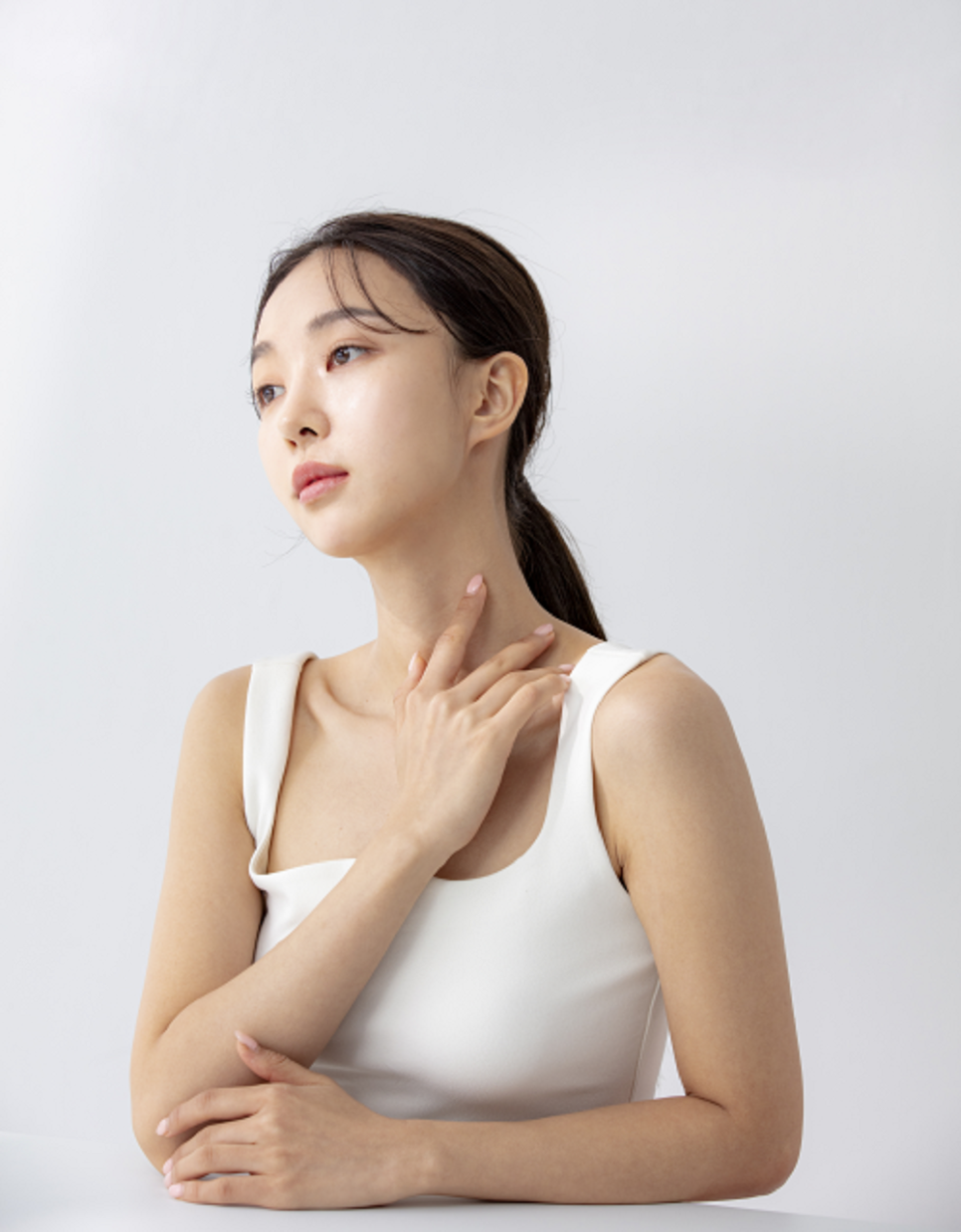 Why Neck Wrinkles Are Just as Important as Facial Care image 2