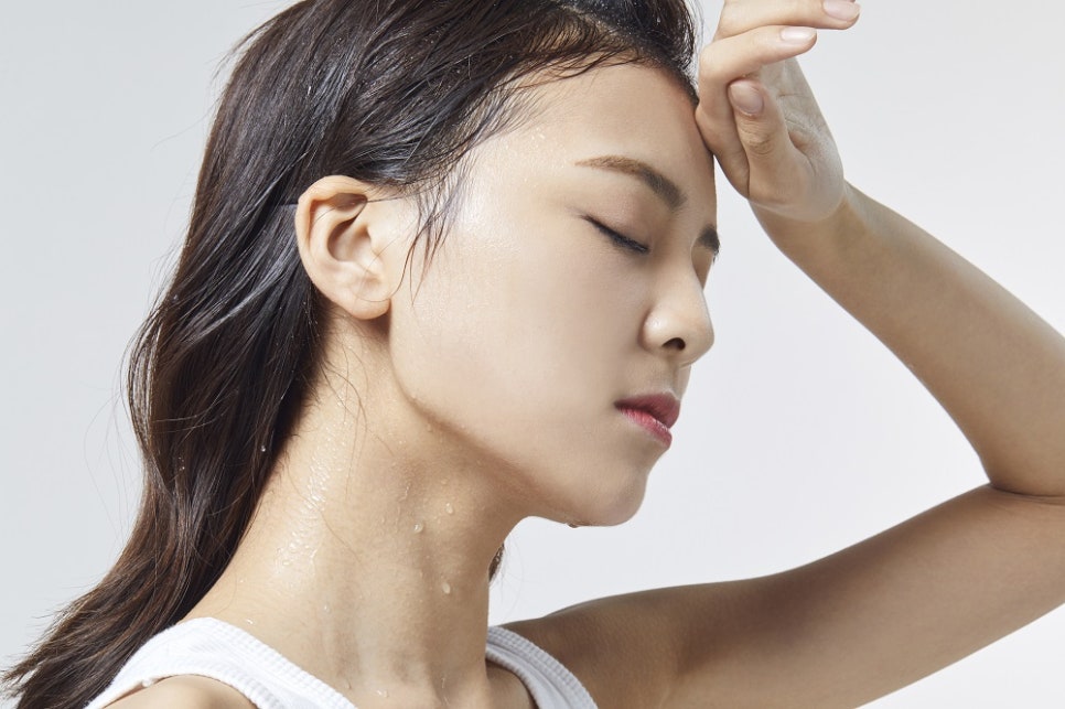 Why Skin Problems Worsen in Summer Due to Sweat and Sebum image 2