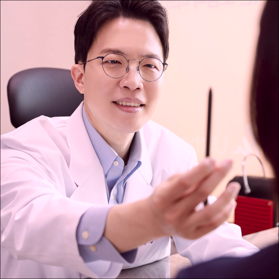 Nakseongdae Station Dermatology: If You Could Get Only One Treatment for Early 30s Skin Care, What Would It Be? image 5