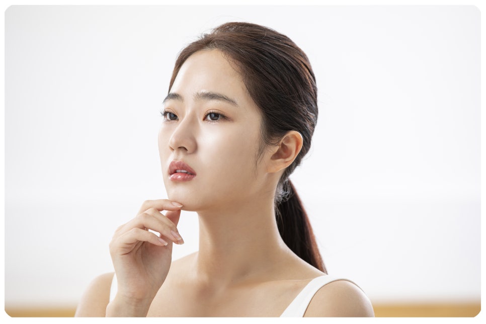 턱라인 리프팅 전 알아야 할 피부 탄력 저하 원인 관련 이미지 2