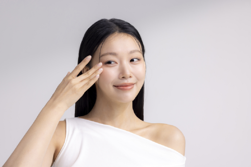 Why Does the Skin Around the Eyes Wrinkle More Quickly? image 5