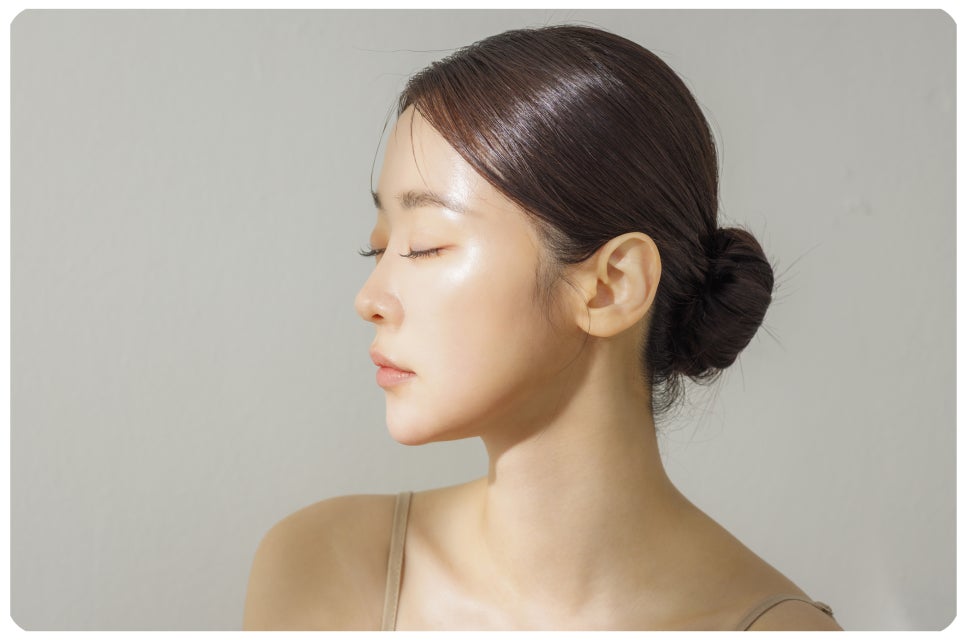 턱라인 리프팅 전 알아야 할 피부 탄력 저하 원인 관련 이미지 3