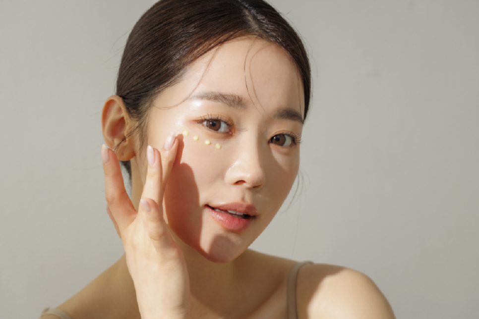 Why Does the Skin Around the Eyes Wrinkle More Quickly? image 4