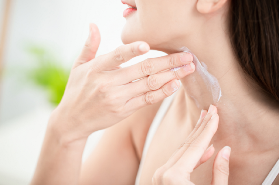 Why Neck Wrinkles Are Just as Important as Facial Care image 4