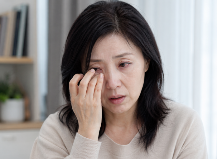 눈시림과 안구건조증, 안검외반 교정술을 받아야 하는 신호일까? 관련 이미지 1