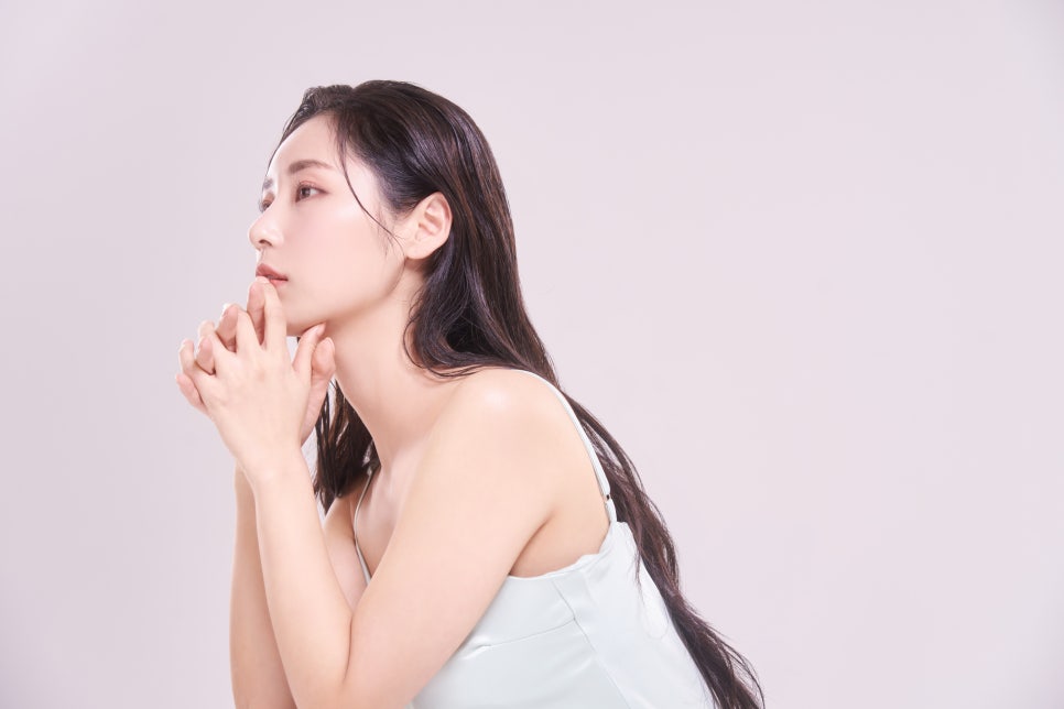 Naturally Add Volume to Sunken Areas with the Collagen Skin Booster Juvelook image 6