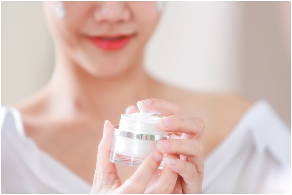 To a Clear Skin Clinic That Carefully Performs Yeoksam Rituo Hand Injections image 3
