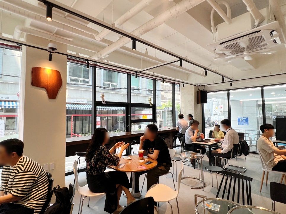 강남역베이커리카페추천, 강남역미드센추리모던카페 강남역커피맛집 추천 리브릭커피(Rebrik) 관련 이미지 7