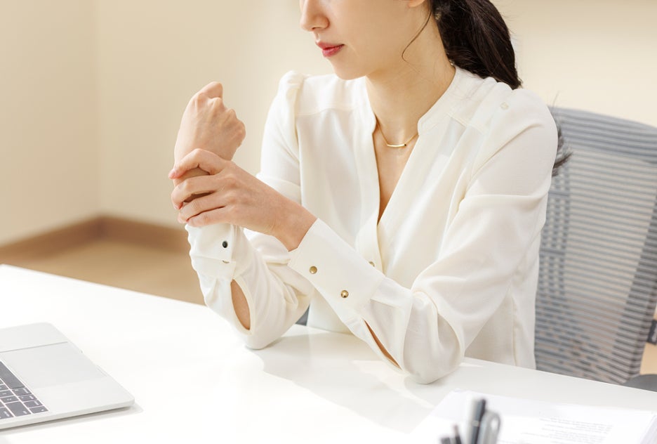Wrist Tendonitis Self-Check: From the Causes of Wrist Pain to Stretching image 7