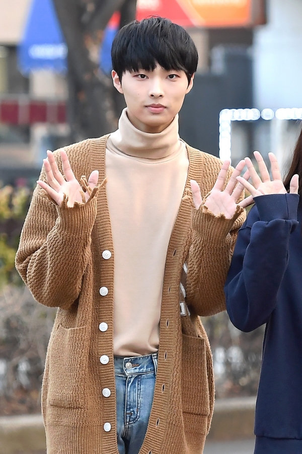 리미트리스 윤희석, 멤버 간 관련 이미지 3