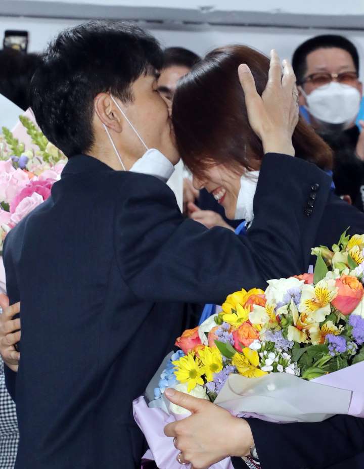 더불어민주당 고민정, 관련 이미지 5