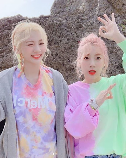 볼빨간사춘기, 관련 이미지 2