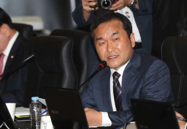 엄용수 의원, 불법자금 징역 1년6개월 추징금 2억원 의원직 상실 확정 관련 이미지 5