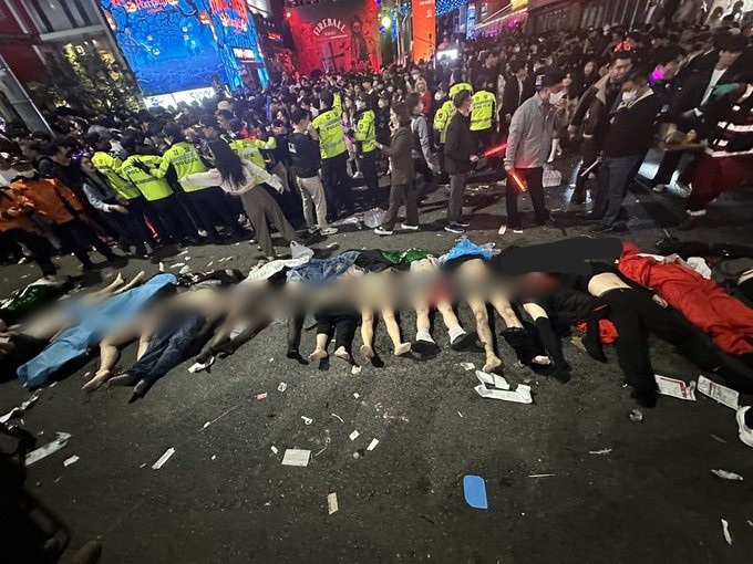 이태원 할로윈 참사, 압사로 154명 사망.. 관련 이미지 1