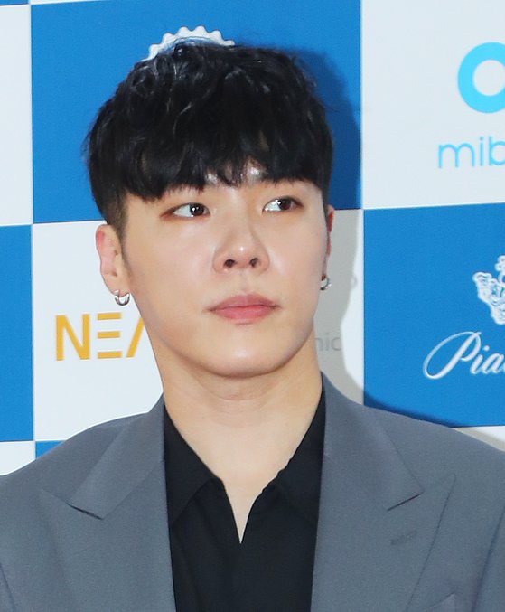 가수 휘성, 관련 이미지 2