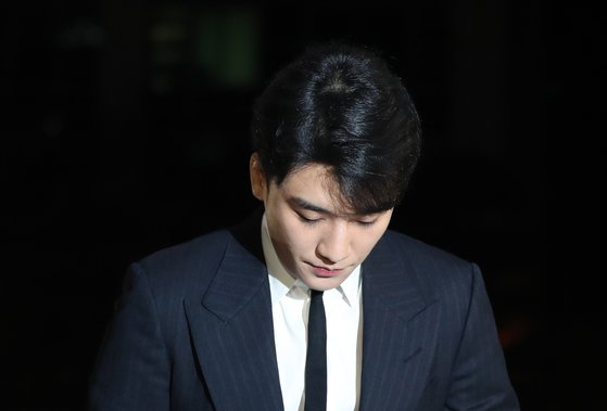 '버닝썬 게이트' 승리, 7개 혐의 구속영장 청구.. 관련 이미지 3